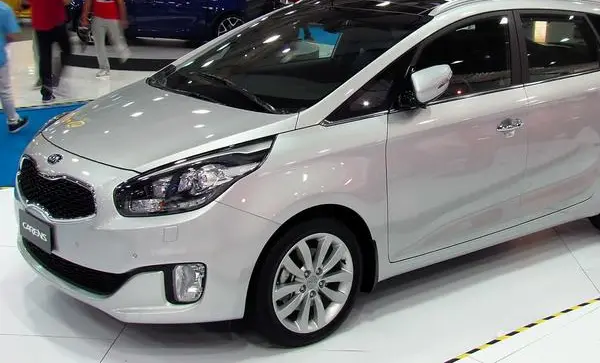 Kia Carens III-2