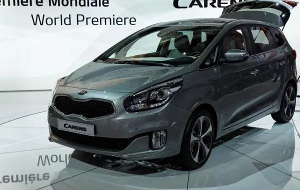 Kia Carens III-6