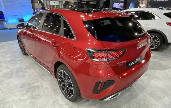 Kia Ceed III (facelift 2021)-7