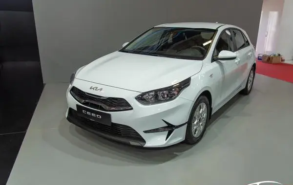 Kia Ceed III (facelift 2021)-2