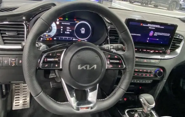 Kia Ceed III (facelift 2021)-1