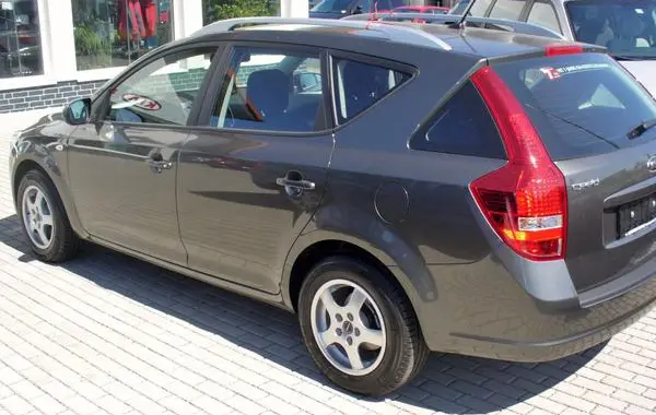 Kia Cee'd SW I (facelift 2009)-4