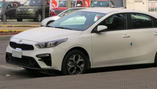 Kia Cerato IV Sedan-2