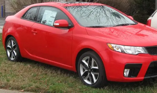 Kia Forte I Koup-2