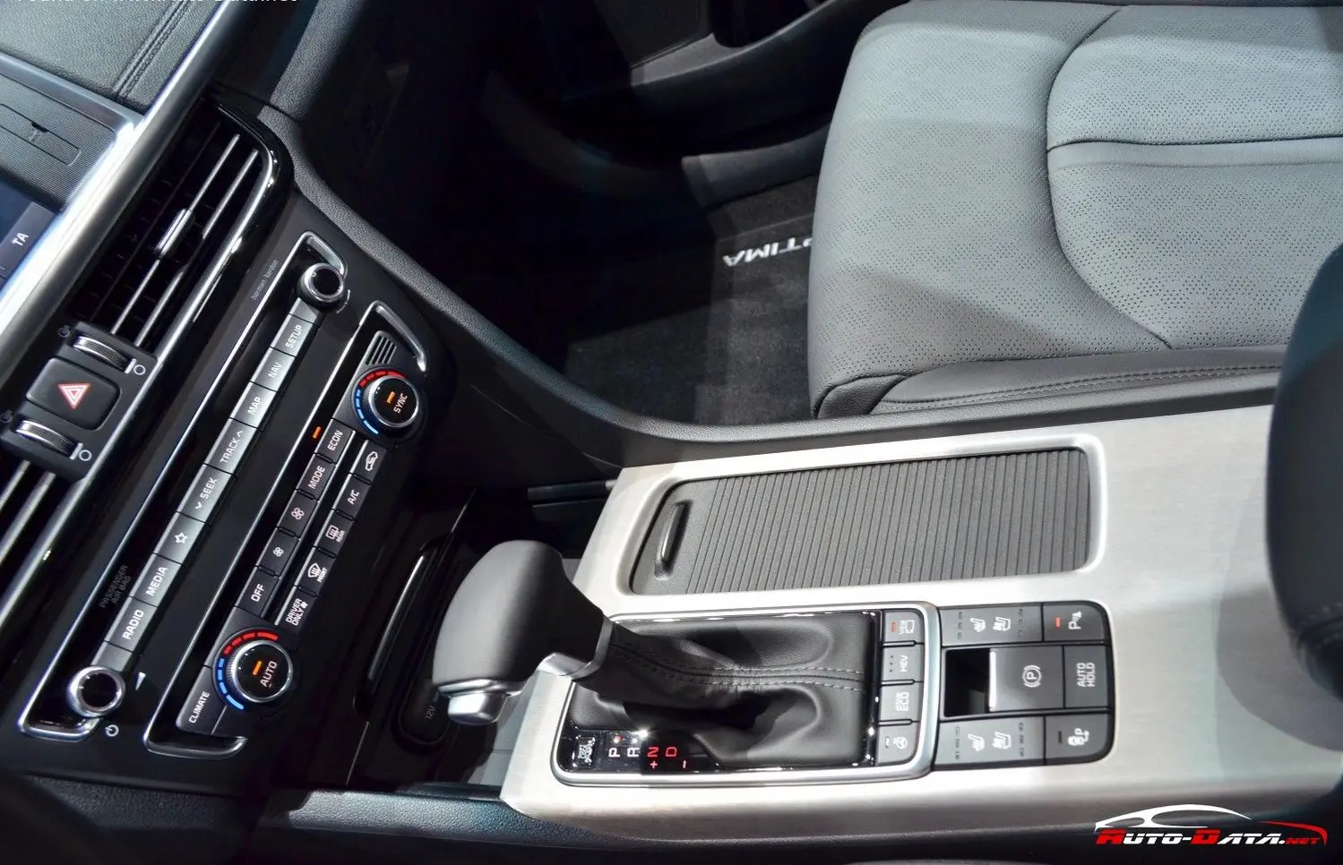 Kia Optima IV Sportswagon-6