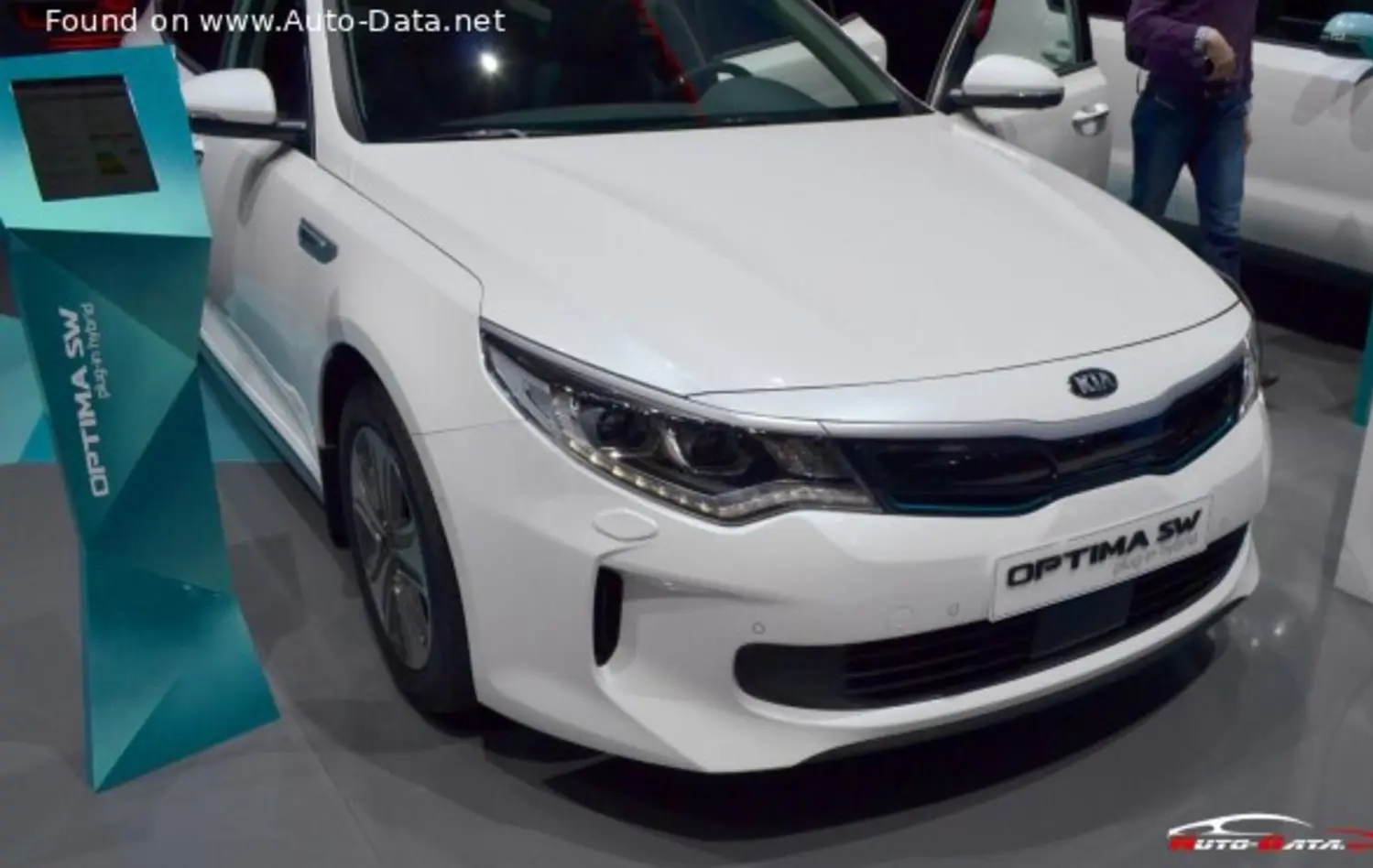 Kia Optima IV Sportswagon-2