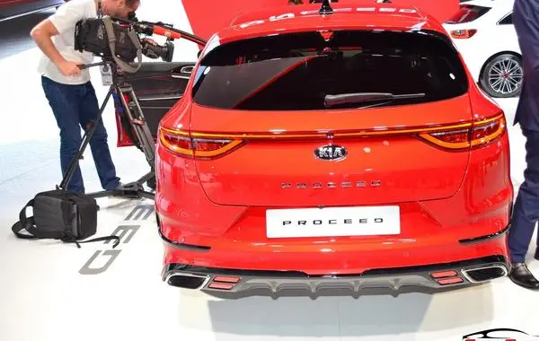 Kia ProCeed III-6