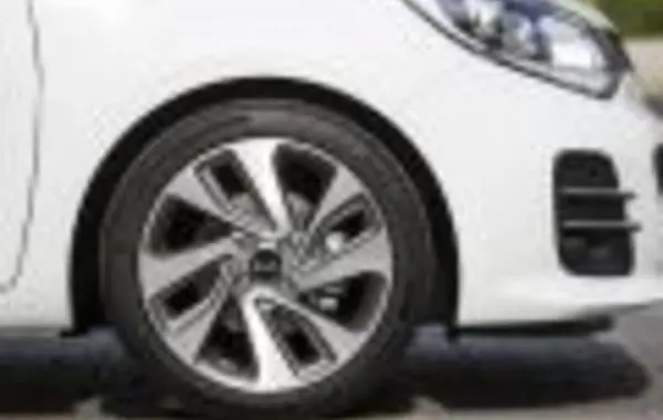 Kia Rio III Hatchback (UB, facelift 2015)-3