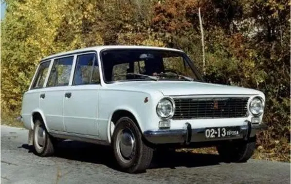 Lada 21023