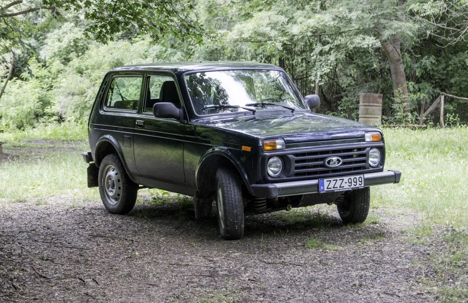 Lada Niva 3-door (facelift 2016)-0