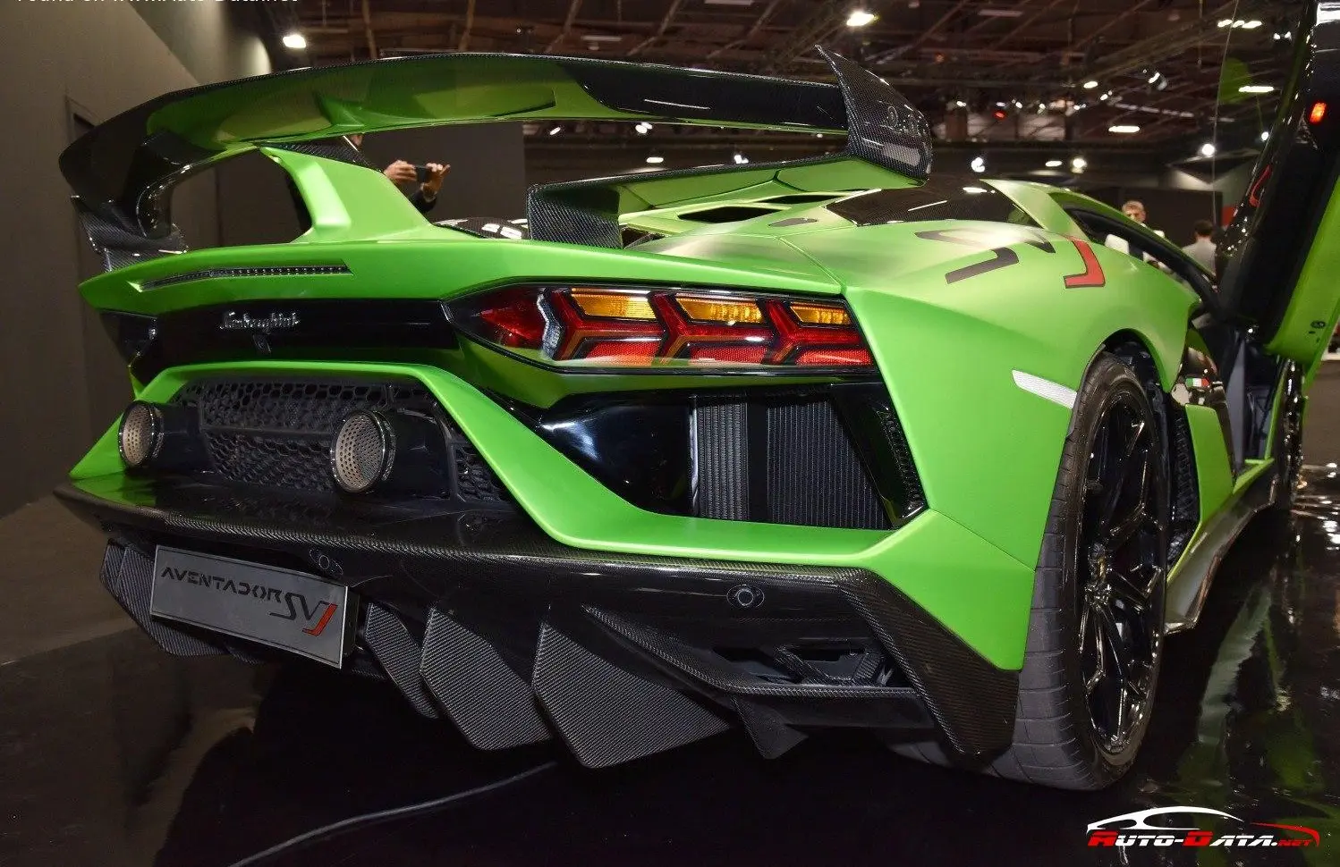 Lamborghini Aventador SVJ-8
