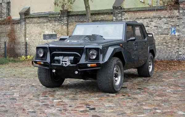 Lamborghini LM002-1