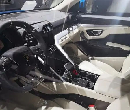 Lamborghini Urus-7