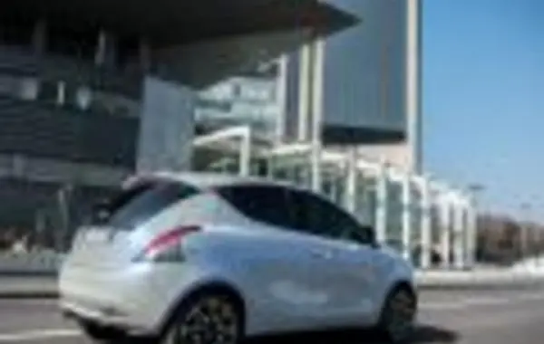 Lancia Ypsilon (846, facelift 2015)-1