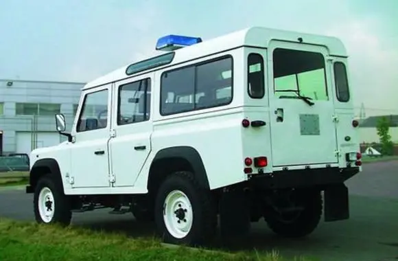 Land Rover Defender 110