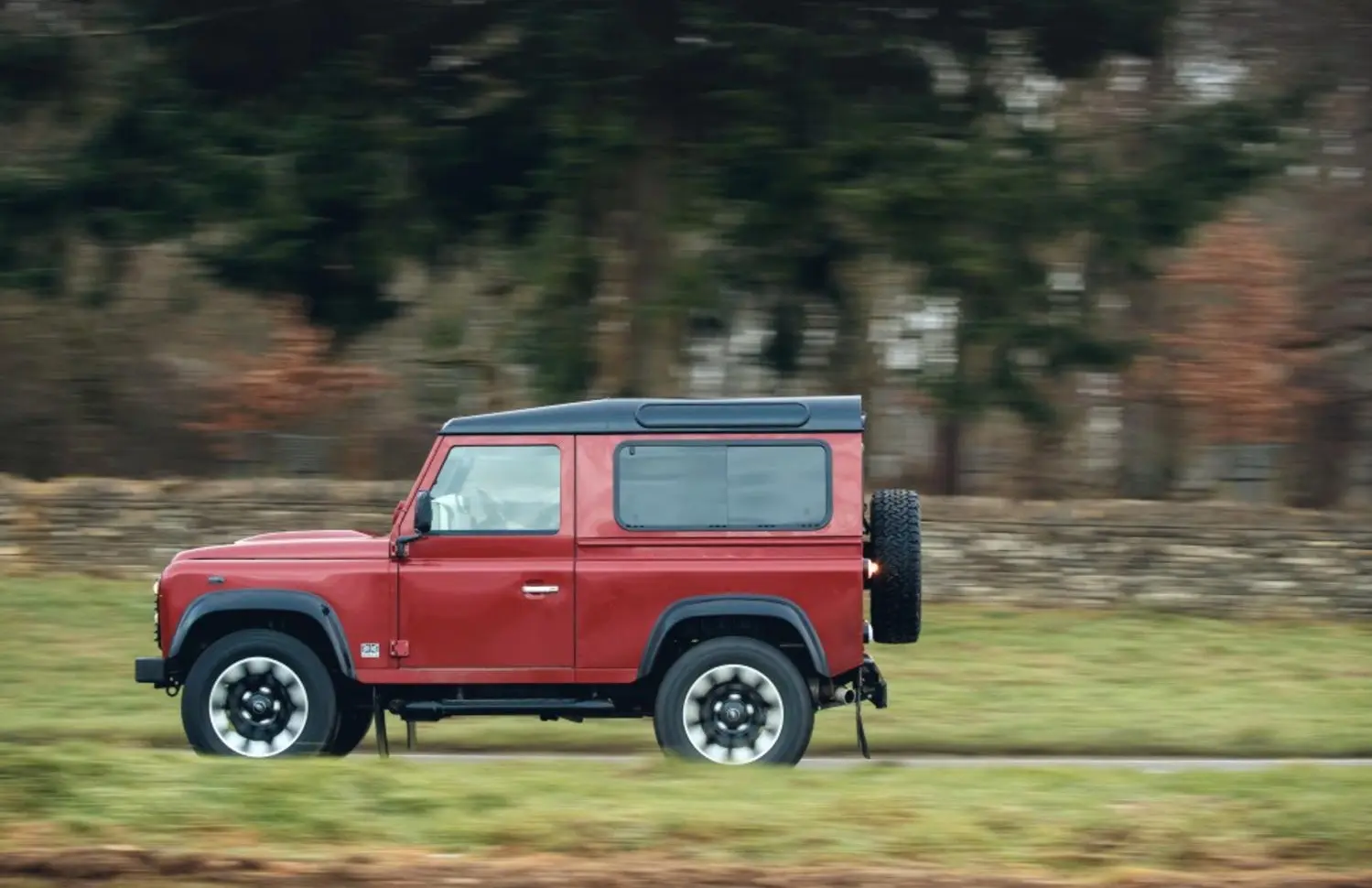 Land Rover Defender 90 Works V8-5