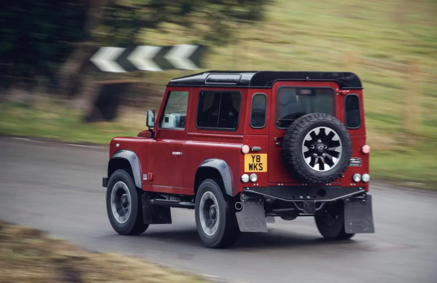 Land Rover Defender 90 Works V8-1