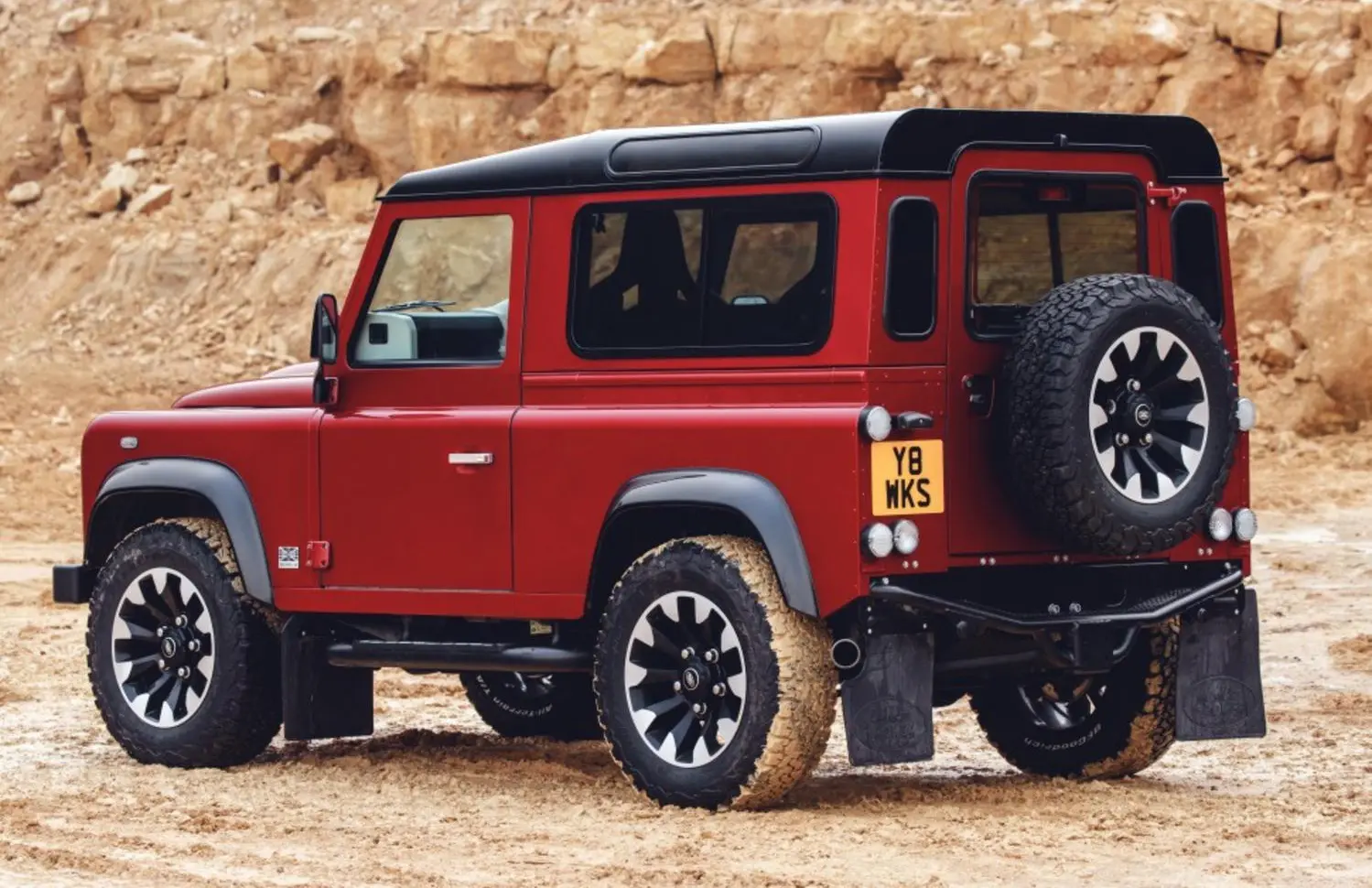 Land Rover Defender 90 Works V8-3