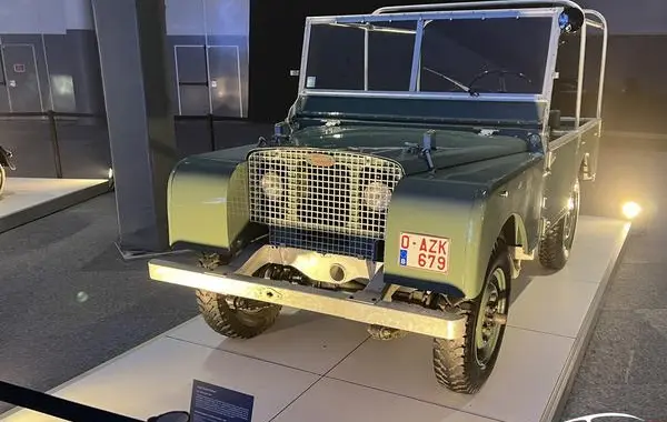Land Rover Series I-5