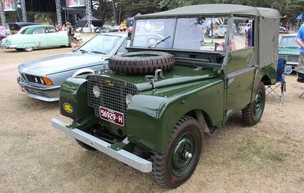Land Rover Series I-7