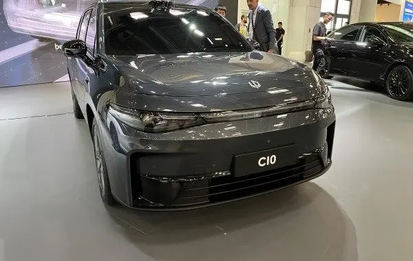 Leapmotor C10