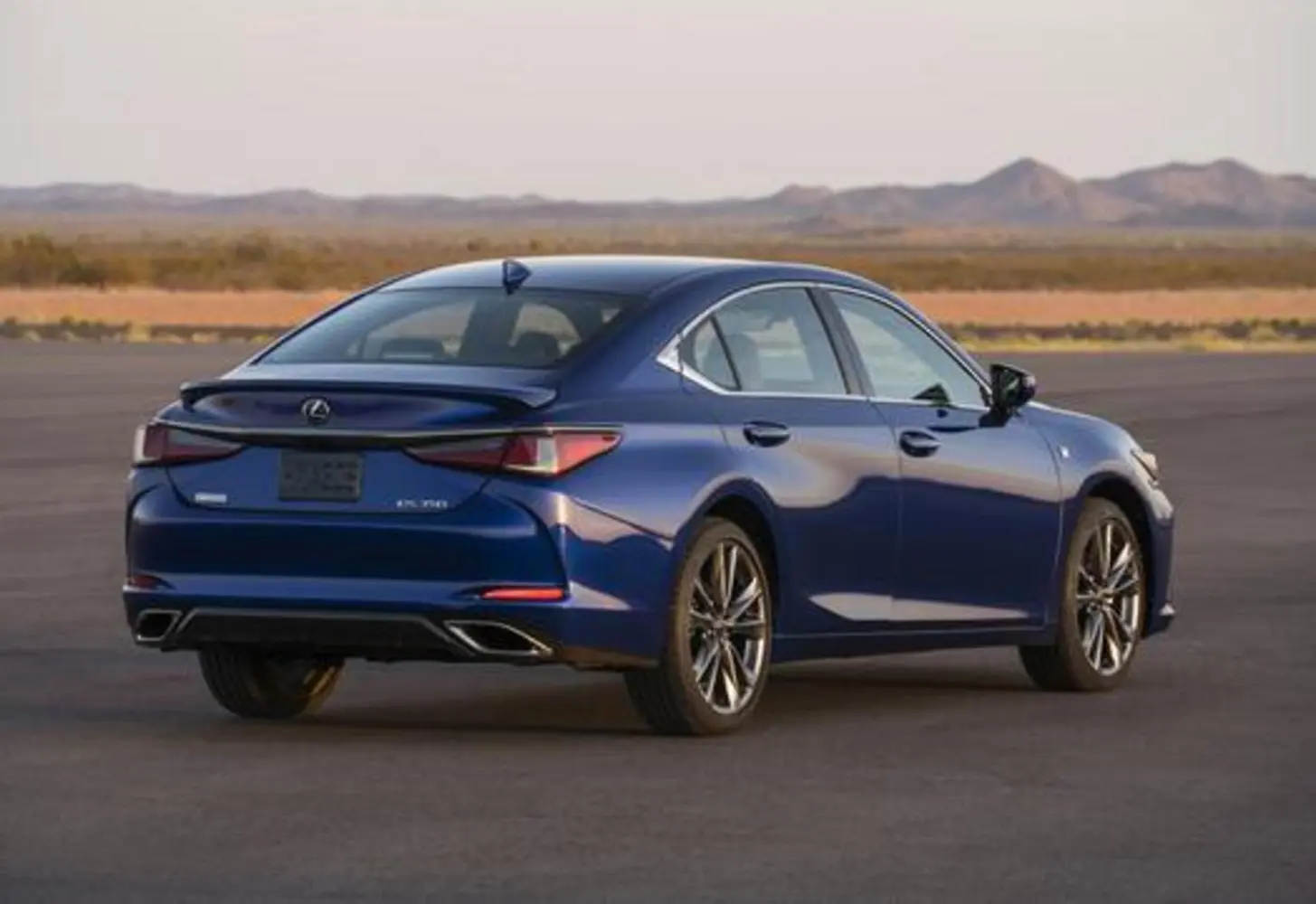 Lexus ES VII (XZ10)-0