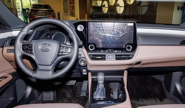 Lexus ES VII (XZ10, facelift 2024)-1