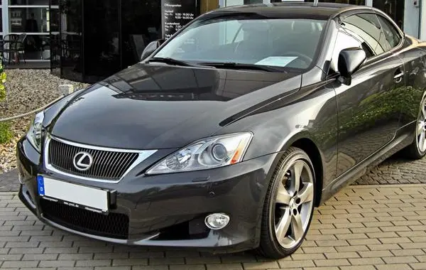 Lexus IS-Coupe-Convertible-1