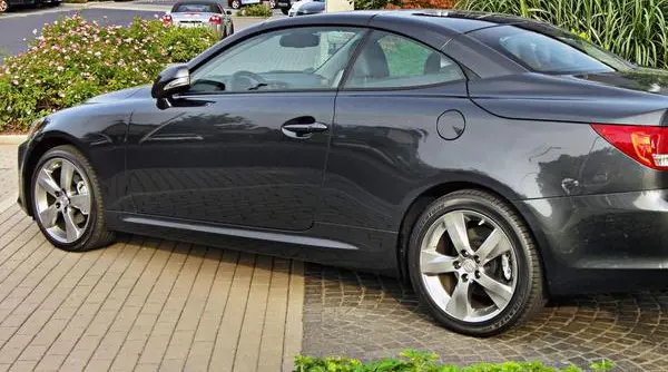 Lexus IS-Coupe-Convertible-2