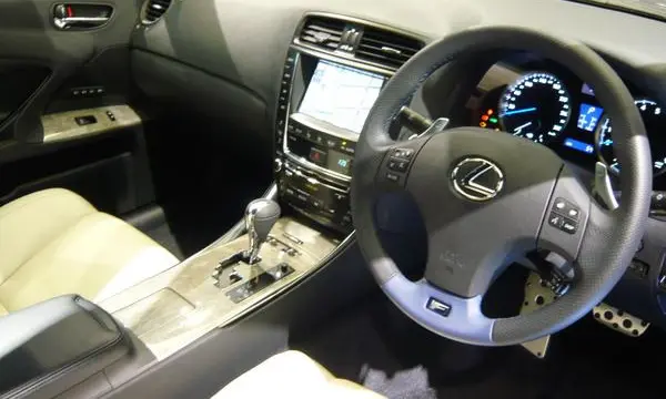 Lexus IS-F-4
