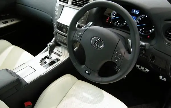 Lexus IS-F-2
