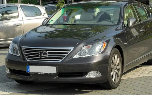 Lexus LS IV-1