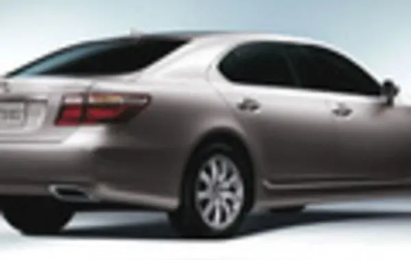 Lexus LS IV-8
