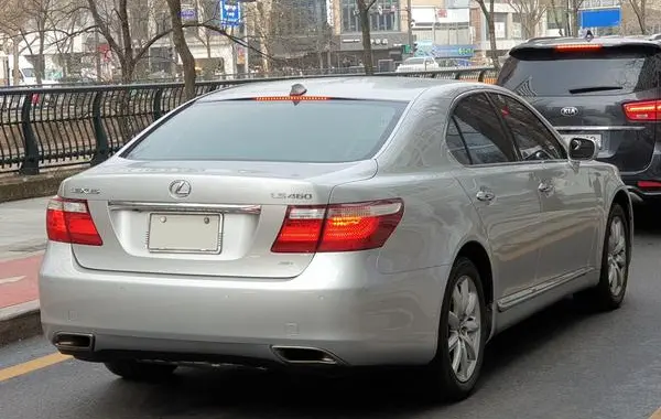 Lexus LS IV-5