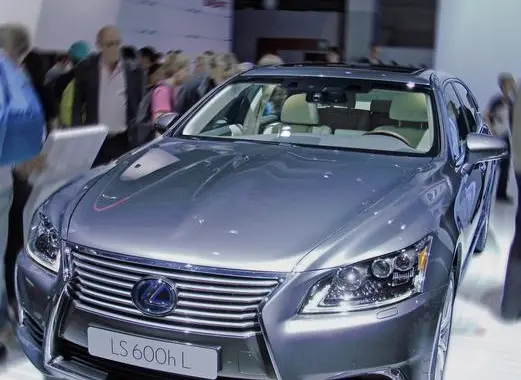 Lexus LS IV Long (facelift 2012)-1
