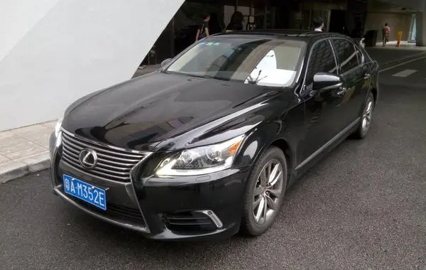 Lexus LS IV Long (facelift 2012)-2