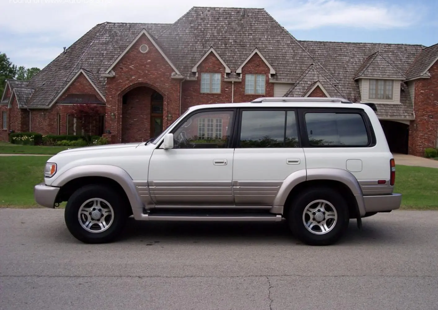 Lexus LX I-4