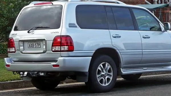 Lexus LX II (facelift 2005)-0