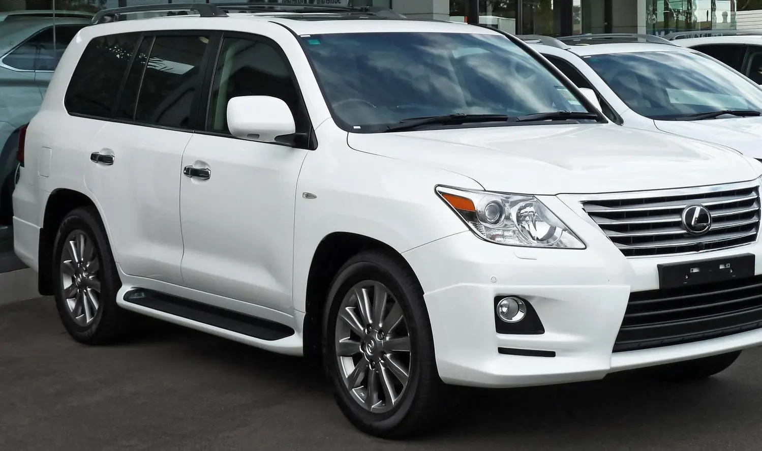 Lexus LX III-4