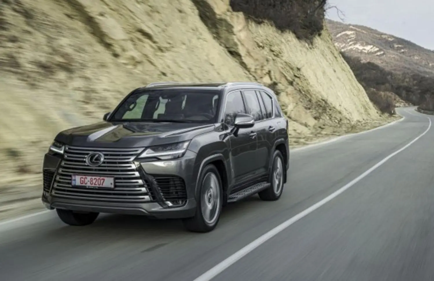 Lexus LX IV (J300)-3