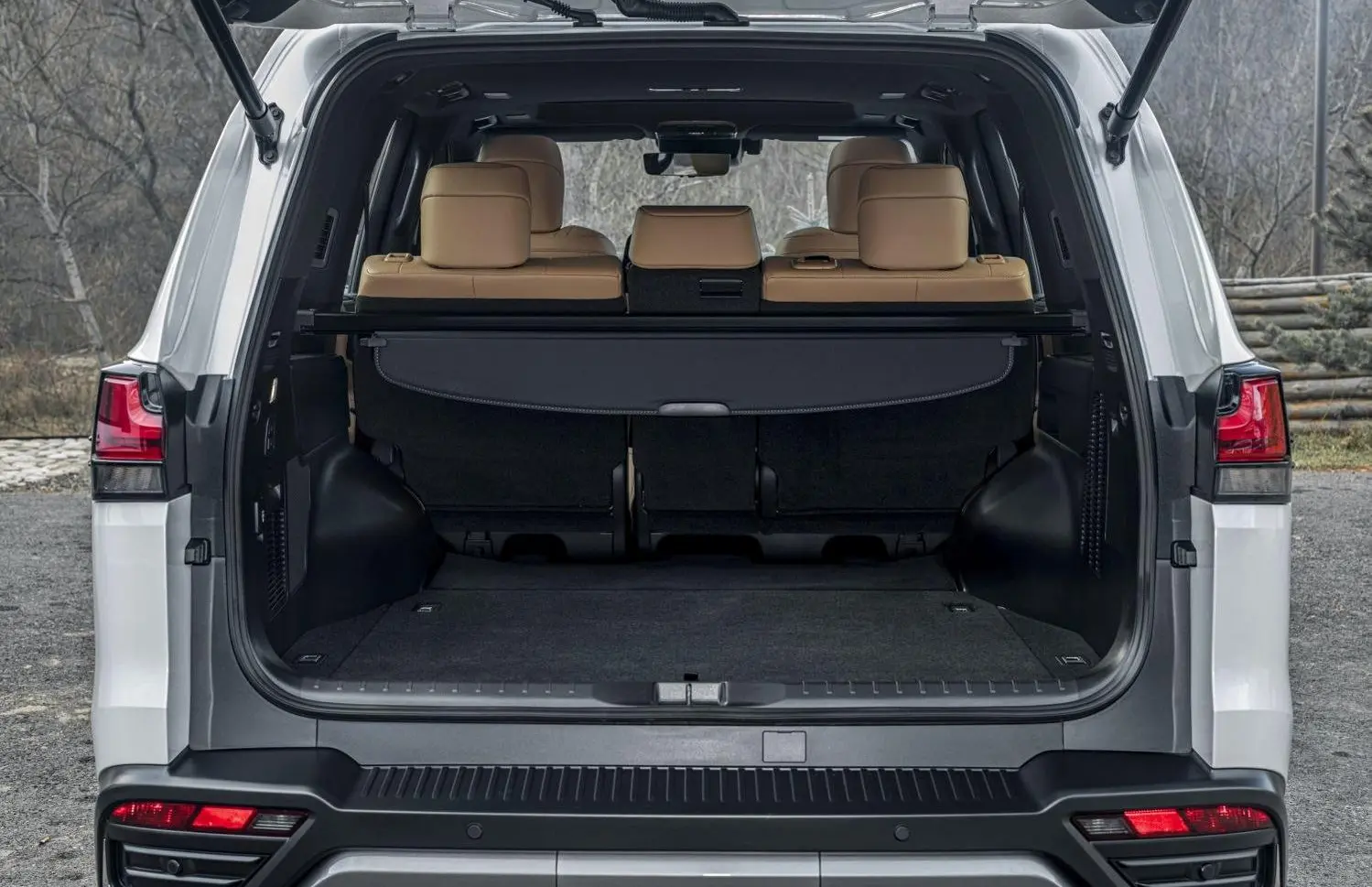 Lexus LX IV (J300)-13