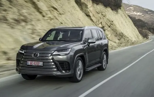 Lexus LX IV (J300)