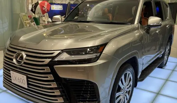 Lexus LX IV (J300)-15