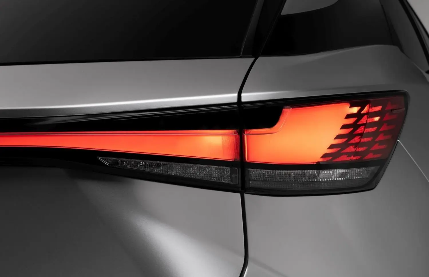 Lexus RX V-4