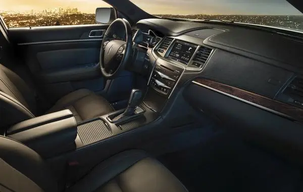 Lincoln MKS I (facelift 2013)-1