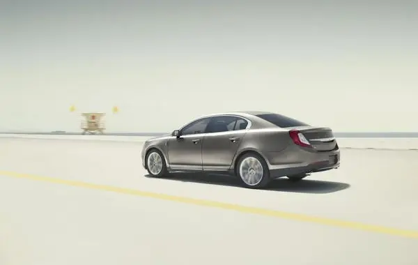 Lincoln MKS I (facelift 2013)-3