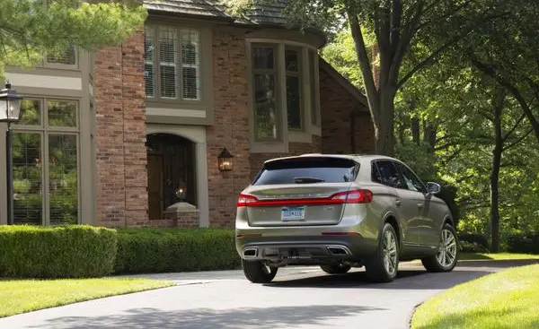 Lincoln MKX II-3