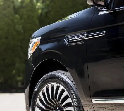 Lincoln Navigator IV L-7