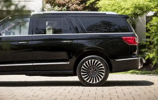 Lincoln Navigator IV L-6