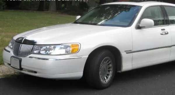 Lincoln Town Car III (FN145)
